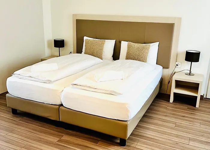 Domaine De La Sauge 3* 屈德勒凡