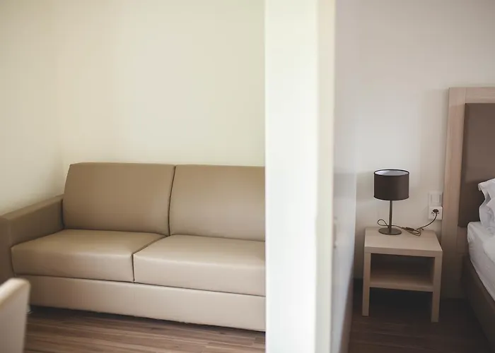 Domaine De La Sauge 3* 屈德勒凡