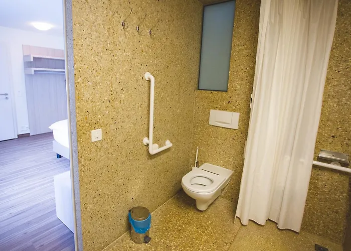 Domaine De La Sauge 3* 屈德勒凡