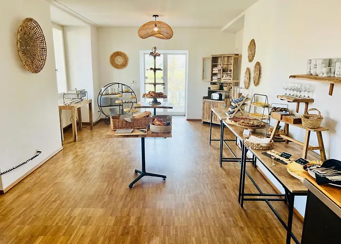 Отель Domaine De La Sauge 3*